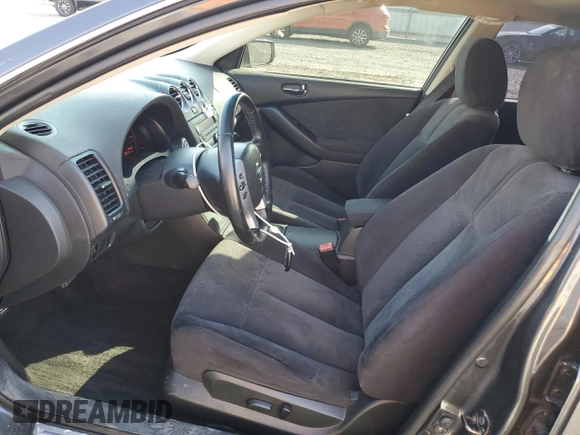 2009 Nissan Altima S with VIN 1N4AL21E69N493786, listed as a Copart auction lot 52427125 with 135,767 mi miles and Salvage Title. Bid and sale history available at DreamBid. Image 7.