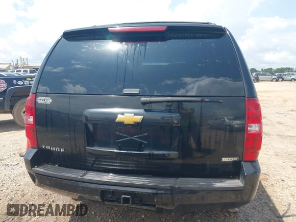 2012 Chevrolet Tahoe LS z VIN 1GNSCAE0XCR201183, wystawiony jako IAAI lot #42456344 z przebiegiem 163 774 mil mil oraz . Historia ofert i sprzedaży dostępna na DreamBid. Obrazek 16.