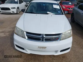 2014 Dodge Avenger SE z VIN 1C3CDZAB2EN174348, wystawiony jako IAAI lot #41923689 z przebiegiem 136 576 mil mil oraz . Historia ofert i sprzedaży dostępna na DreamBid. Obrazek 6.