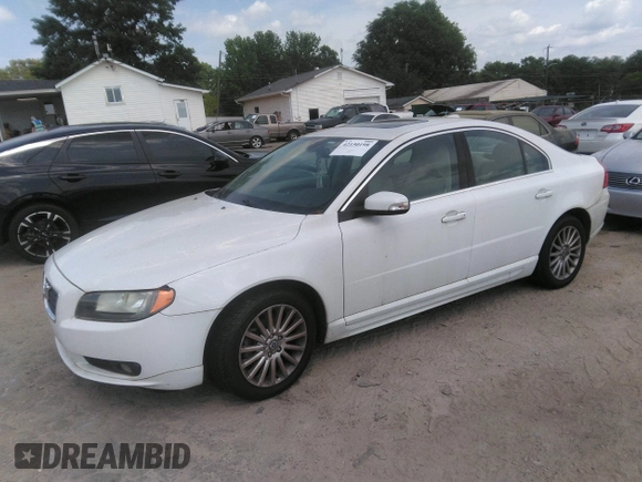 2007 Volvo S80 I6 with VIN YV1AS982871043203, listed as a IAAI auction lot 42150198 with 141,212 mi miles. Bid and sale history available at carsss.com. Image 2.
