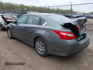2016 Nissan Altima SR with VIN 1N4AL3AP5GC271627, listed as a IAAI auction lot 42013902 with 136,990 mi miles and . Bid and sale history available at carsss.com. Image 3.