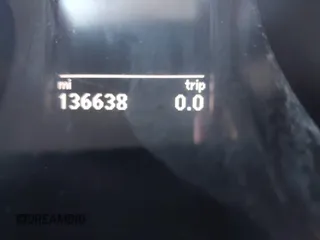 2017 Volkswagen Passat S z VIN 1VWAT7A39HC071640, wystawiony jako IAAI lot #41686081 z przebiegiem 136 638 mil mil oraz . Historia ofert i sprzedaży dostępna na DreamBid. Obrazek 16.