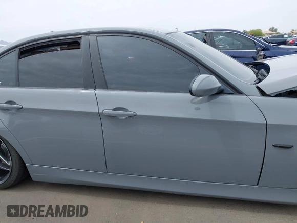2006 BMW 3 Series 325i with VIN WBAVB13566PT14715, listed as a IAAI auction lot 41938484 with 188,552 mi miles. Bid and sale history available at carsss.com. Image 14.