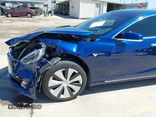 2020 Tesla Model S Long Range with VIN 5YJSA1E25LF401362, listed as a IAAI auction lot 41771363 with 28,015 mi miles. Bid and sale history available at carsss.com. Image 6.