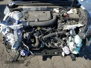 2021 Cadillac XT4 FWD Luxury z VIN 1GYAZAR49MF081955, wystawiony jako Copart lot #76611074 z przebiegiem 34 635 mil mil oraz Szkoda całkowita • Salvage title. Historia ofert i sprzedaży dostępna na DreamBid. Obrazek 12.