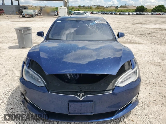 2016 Tesla Model S 90D z VIN 5YJSA1E20GF160834, wystawiony jako Copart lot #61898505 z przebiegiem 131 153 mil mil oraz Szkoda całkowita • Salvage title. Historia ofert i sprzedaży dostępna na DreamBid. Obrazek 5.