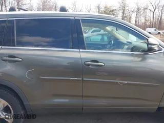 2015 Toyota Highlander Limited with VIN 5TDDKRFH7FS104116, listed as a IAAI auction lot 41612287 with 87,515 mi miles. Bid and sale history available at carsss.com. Image 13.