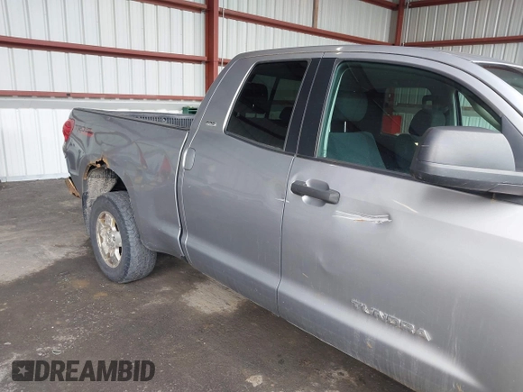 2008 Toyota Tundra z VIN 5TBBV54168S492738, wystawiony jako IAAI lot #41933935 z przebiegiem 225 767 mil mil oraz . Historia ofert i sprzedaży dostępna na DreamBid. Obrazek 6.