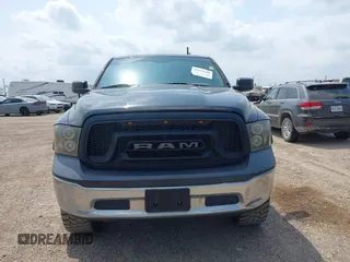 2018 Ram 1500 Express z VIN 1C6RR7KT4JS147562, wystawiony jako IAAI lot #42129188 z przebiegiem 125 332 mil mil oraz . Historia ofert i sprzedaży dostępna na DreamBid. Obrazek 12.