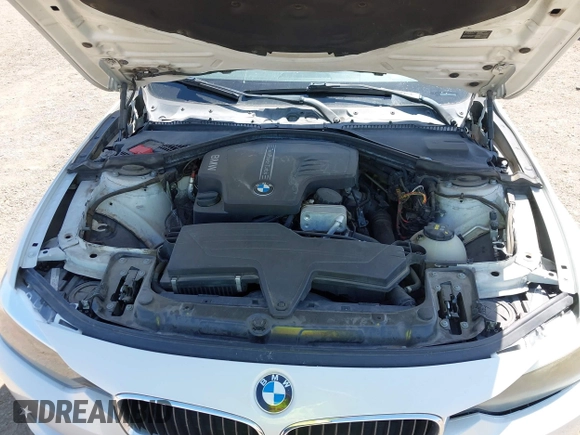 2014 BMW 3 Series 320i with VIN WBA3B1C53EP680072, listed as a IAAI auction lot 41996500 with 192,948 mi miles. Bid and sale history available at carsss.com. Image 10.