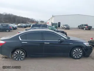 2015 Honda Accord Hybrid Touring with VIN 1HGCR6F73FA000959, listed as a IAAI auction lot 41532928 with 215,987 mi miles. Bid and sale history available at carsss.com. Image 13.