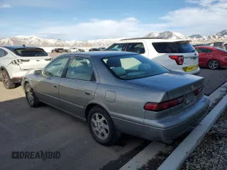 1998 Toyota Camry LE z VIN JT2BF28K2W0115564, wystawiony jako Copart lot #46628495 z przebiegiem 133 215 mil mil oraz Czysty tytuł • Clean title. Historia ofert i sprzedaży dostępna na DreamBid. Obrazek 2.