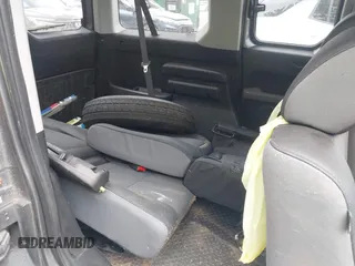 2005 Honda Element EX z VIN 5J6YH28665L001492, wystawiony jako IAAI lot #42278233 z przebiegiem 219 941 mil mil oraz . Historia ofert i sprzedaży dostępna na DreamBid. Obrazek 8.