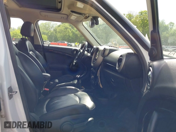 2012 MINI Countryman S с VIN WMWZC5C5XCWM11911, выставлен на аукционе IAAI как лот 42252488 с пробегом 154 010 миль миль и . История ставок и продаж доступна на DreamBid. Изображение 5.