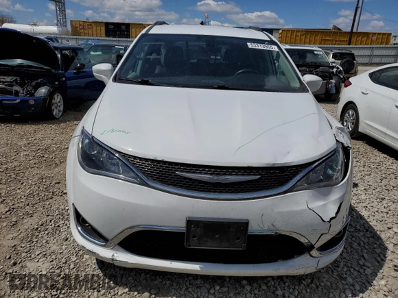 2017 Chrysler Pacifica Touring L with VIN 2C4RC1BG4HR821229, listed as a Copart auction lot 53313955 with 151,475 mi miles and Salvage Title. Bid and sale history available at DreamBid. Image 5.