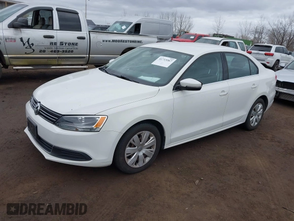 2013 Volkswagen Jetta Sedan SE with VIN 3VWDP7AJ2DM296698, listed as a IAAI auction lot 41715567 with 24,889 mi miles. Bid and sale history available at carsss.com. Image 2.