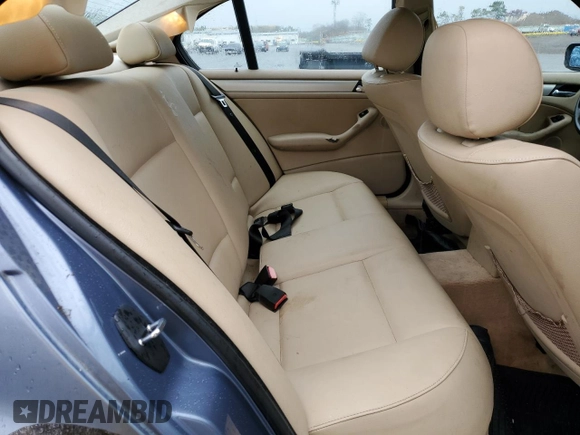 2002 BMW 3 Series 325xi with VIN WBAEU33462PF68483, listed as a Copart auction lot 82304824 with 179,275 mi miles and Salvage title. Bid and sale history available at DreamBid. Image 10.