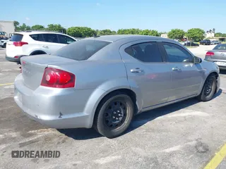 2014 Dodge Avenger SE z VIN 1C3CDZABXEN144465, wystawiony jako IAAI lot #42329687 z przebiegiem 183 368 mil mil oraz . Historia ofert i sprzedaży dostępna na DreamBid. Obrazek 4.