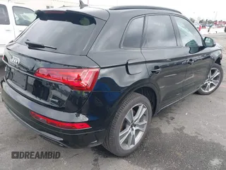 2025 Audi Q5 S line Premium z VIN WA1GAAFY7S2026126, wystawiony jako IAAI lot #41535407 z przebiegiem 1303 mil mil oraz . Historia ofert i sprzedaży dostępna na DreamBid. Obrazek 4.