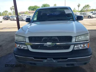 2005 Chevrolet Silverado 1500 Work Truck with VIN 1GCEC14V75Z152255, listed as a IAAI auction lot 42029731 with 270,545 mi miles. Bid and sale history available at carsss.com. Image 13.