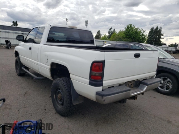 2002 Dodge 2500 with VIN 3B7KF23Z52M259578, listed as a Copart auction lot 62566215 with 142,666 mi miles and Clean title. Bid and sale history available at DreamBid. Image 2.