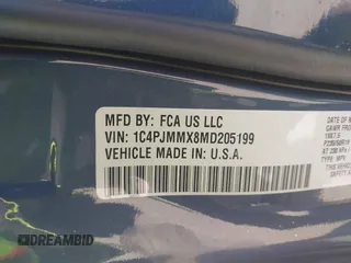 2021 Jeep Cherokee Latitude Lux z VIN 1C4PJMMX8MD205199, wystawiony jako IAAI lot #42556584 z przebiegiem 32 787 mil mil oraz . Historia ofert i sprzedaży dostępna na DreamBid. Obrazek 9.