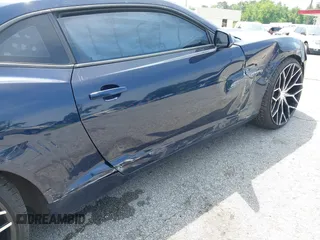 2010 Chevrolet Camaro 2SS z VIN 2G1FK1EJ9A9225884, wystawiony jako IAAI lot #42294998 z przebiegiem 197 908 mil mil oraz . Historia ofert i sprzedaży dostępna na DreamBid. Obrazek 18.