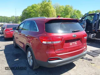2017 Kia Sorento LX z VIN 5XYPG4A3XHG295107, wystawiony jako IAAI lot #42037114 z przebiegiem 91 967 mil mil oraz . Historia ofert i sprzedaży dostępna na DreamBid. Obrazek 3.
