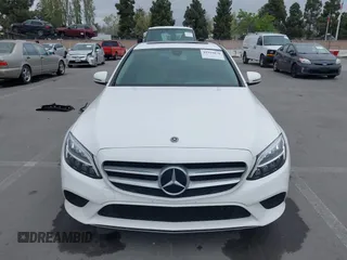 2019 Mercedes-Benz C 300 с VIN 55SWF8DB7KU299640, выставлен на аукционе IAAI как лот 41929870 с пробегом 61 130 миль миль и . История ставок и продаж доступна на DreamBid. Изображение 13.