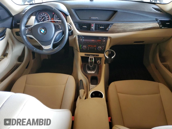 2013 BMW X1 28i z VIN WBAVM1C50DVW43672, wystawiony jako Copart lot #60318395 z przebiegiem 59 636 mil mil oraz Szkoda całkowita • Salvage title. Historia ofert i sprzedaży dostępna na DreamBid. Obrazek 8.