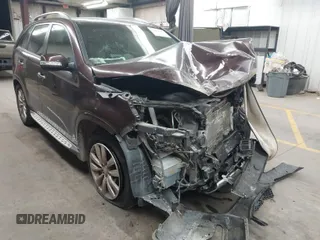 2013 Kia Sorento SX with VIN 5XYKW4A25DG331591, listed as a IAAI auction lot 41878760 with 1 mi miles. Bid and sale history available at carsss.com. Image 1.
