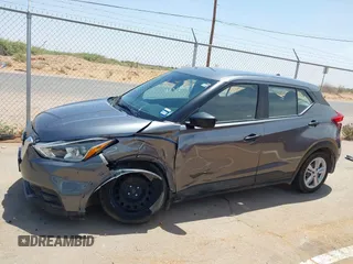 2020 Nissan Kicks S z VIN 3N1CP5BV9LL525082, wystawiony jako IAAI lot #42322672 z przebiegiem 48 035 mil mil oraz . Historia ofert i sprzedaży dostępna na DreamBid. Obrazek 14.
