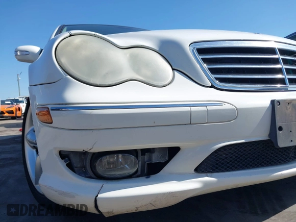 2005 Mercedes-Benz C 230 Kompressor with VIN WDBRF40J55F717891, listed as a IAAI auction lot 41988662 with 161,528 mi miles and . Bid and sale history available at DreamBid. Image 15.