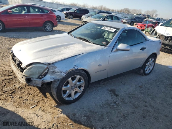 1998 Mercedes-Benz SLK-Class with VIN WDBKK47F2WF075050, listed as a Copart auction lot 83265144 with 116,078 mi miles and Salvage Title. Bid and sale history available at carsss.com. Image 1.