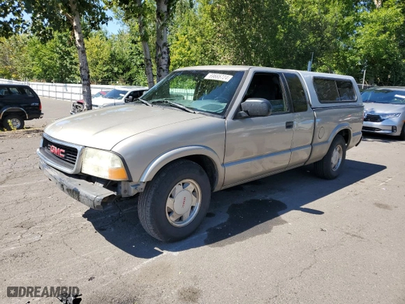 2002 GMC Sonoma SLS with VIN 1GTCS19W628240548, listed as a Copart auction lot 69665724 with 245,738 mi miles and Salvage Title. Bid and sale history available at carsss.com. Image 1.