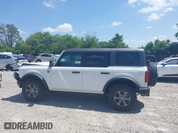 2025 Ford Bronco Big Bend z VIN 1FMDE7BH3SLA43579, wystawiony jako IAAI lot #42533206 z przebiegiem 2 958 mil mil oraz . Historia ofert i sprzedaży dostępna na DreamBid. Obrazek 14.