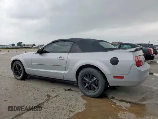 2006 Ford Mustang Standard with VIN 1ZVFT84N765217592, listed as a Copart auction lot 57728195 with 206,750 mi miles and Clean title. Bid and sale history available at DreamBid. Image 2.