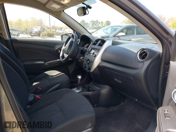 2016 Nissan Versa S z VIN 3N1CN7AP5GL916028, wystawiony jako IAAI lot #41923508 z przebiegiem 113 224 mil mil oraz . Historia ofert i sprzedaży dostępna na DreamBid. Obrazek 5.