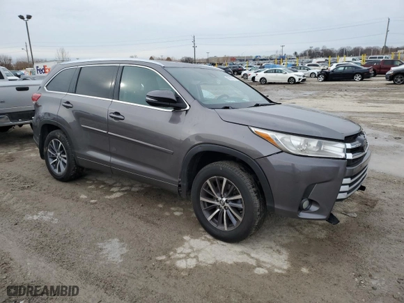 2017 Toyota Highlander XLE with VIN 5TDJZRFH0HS442622, listed as a Copart auction lot 89282295 with 253,671 mi miles and Salvage Title. Bid and sale history available at carsss.com. Image 4.
