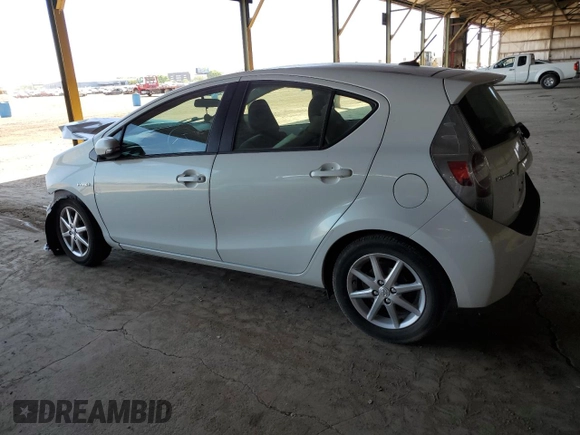 2013 Toyota Prius One z VIN JTDKDTB38D1033589, wystawiony jako Copart lot #55520355 z przebiegiem Nie podano mil oraz Szkoda całkowita • Salvage title. Historia ofert i sprzedaży dostępna na DreamBid. Obrazek 2.