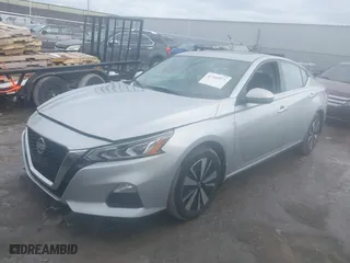 2022 Nissan Altima 2.5 SV with VIN 1N4BL4DW0NN332896, listed as a IAAI auction lot 41368811 with 35,062 mi miles. Bid and sale history available at carsss.com. Image 17.
