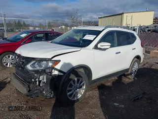 2020 Nissan Rogue SV z VIN JN8AT2MV3LW138117, wystawiony jako IAAI lot #41902231 z przebiegiem 131 746 mil mil oraz . Historia ofert i sprzedaży dostępna na DreamBid. Obrazek 18.