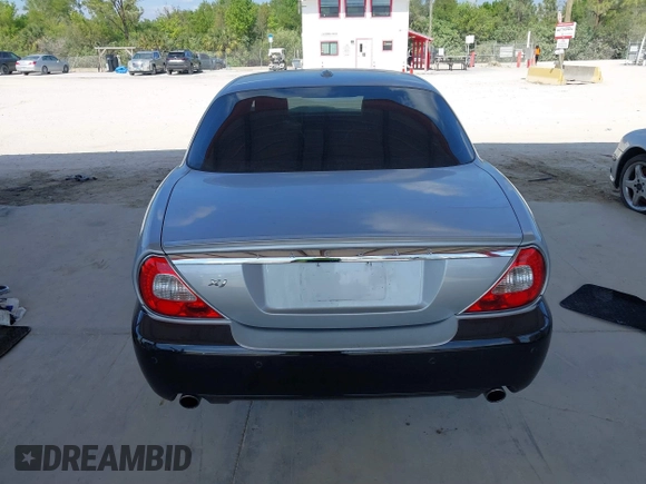 2008 Jaguar XJ with VIN SAJWA79B48SH22788, listed as a IAAI auction lot 41530902 with 124,334 mi miles. Bid and sale history available at carsss.com. Image 16.
