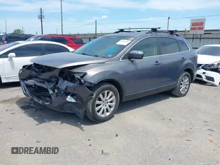 2008 Mazda CX-9 Grand Touring z VIN JM3TB38AX80141604, wystawiony jako IAAI lot #42069685 z przebiegiem 153 620 mil mil oraz . Historia ofert i sprzedaży dostępna na DreamBid. Obrazek 2.