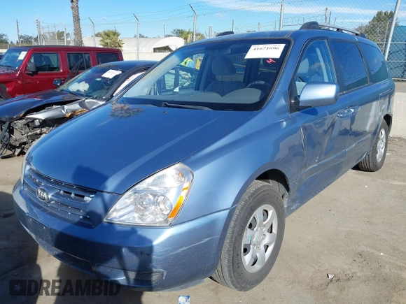 2008 Kia Sedona LX with VIN KNDMB233986218153, listed as a IAAI auction lot 41671096 with 144,933 mi miles. Bid and sale history available at carsss.com. Image 17.
