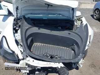 2023 Tesla Model 3 z VIN 5YJ3E1EA5PF553275, wystawiony jako IAAI lot #42132154 z przebiegiem Nie podano mil oraz . Historia ofert i sprzedaży dostępna na DreamBid. Obrazek 10.