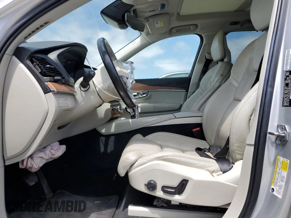 2016 Volvo XC90 T6 Inscription z VIN YV4A22PL4G1034535, wystawiony jako Copart lot #56227225 z przebiegiem 91 877 mil mil oraz Szkoda całkowita • Salvage title. Historia ofert i sprzedaży dostępna na DreamBid. Obrazek 7.