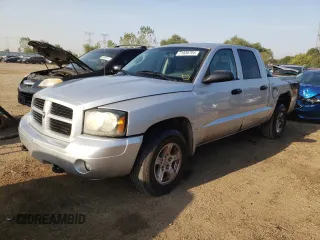 2007 Dodge Dakota ST with VIN 1D7HW28PX7S227456, listed as a Copart auction lot 71838704 with 113,928 mi miles and Salvage Title. Bid and sale history available at carsss.com. Image 1.