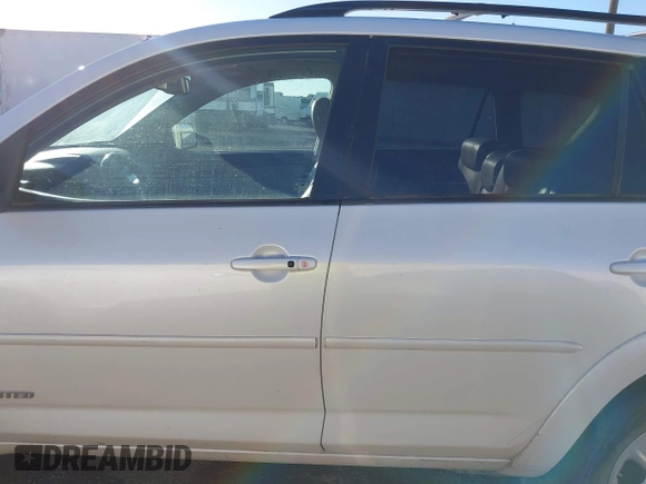 2010 Toyota RAV4 Limited с VIN JTMYK4DV1A5026573, выставлен на аукционе IAAI как лот 41296523 с пробегом 200 265 миль миль и . История ставок и продаж доступна на DreamBid. Изображение 14.