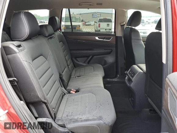 2024 Volkswagen Atlas SEL with VIN 1V2BR2CA3RC533646, listed as a Copart auction lot 56513415 with 10,498 mi miles and Clean title. Bid and sale history available at DreamBid. Image 11.